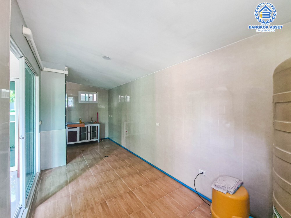 *****ทาวน์เฮ้าส์มือสอง โครงการ เดอะเมทโทร รัตนาธิเบศร์ เนื้อที่ 26.30 ตร.ว สภาพสวย บ้านใหญ่ สไตล์โมเดิร์น พร้อมฟังก์ชัน 3 ห้องนอน 3 ห้องน้ำ 2 ที่จอดรถ ทำเลเดินทางสะดวก เชื่อมต่อถนนรัตนาธิเบศร์ ถนนบางกรวย-ไทรน้อย ใกล้โครงการรถไฟฟ้าสายสีม่วง "สถานีไทรม้า" ขายด่วน