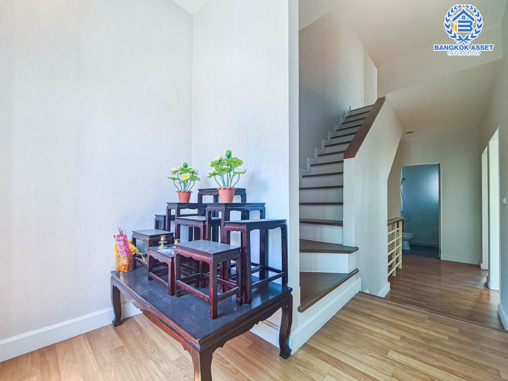 *****ทาวน์เฮ้าส์มือสอง โครงการ เดอะเมทโทร รัตนาธิเบศร์ เนื้อที่ 26.30 ตร.ว สภาพสวย บ้านใหญ่ สไตล์โมเดิร์น พร้อมฟังก์ชัน 3 ห้องนอน 3 ห้องน้ำ 2 ที่จอดรถ ทำเลเดินทางสะดวก เชื่อมต่อถนนรัตนาธิเบศร์ ถนนบางกรวย-ไทรน้อย ใกล้โครงการรถไฟฟ้าสายสีม่วง "สถานีไทรม้า" ขายด่วน