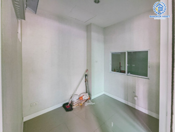 *****ทาวน์เฮ้าส์มือสอง โครงการ เดอะเมทโทร รัตนาธิเบศร์ เนื้อที่ 26.30 ตร.ว สภาพสวย บ้านใหญ่ สไตล์โมเดิร์น พร้อมฟังก์ชัน 3 ห้องนอน 3 ห้องน้ำ 2 ที่จอดรถ ทำเลเดินทางสะดวก เชื่อมต่อถนนรัตนาธิเบศร์ ถนนบางกรวย-ไทรน้อย ใกล้โครงการรถไฟฟ้าสายสีม่วง "สถานีไทรม้า" ขายด่วน