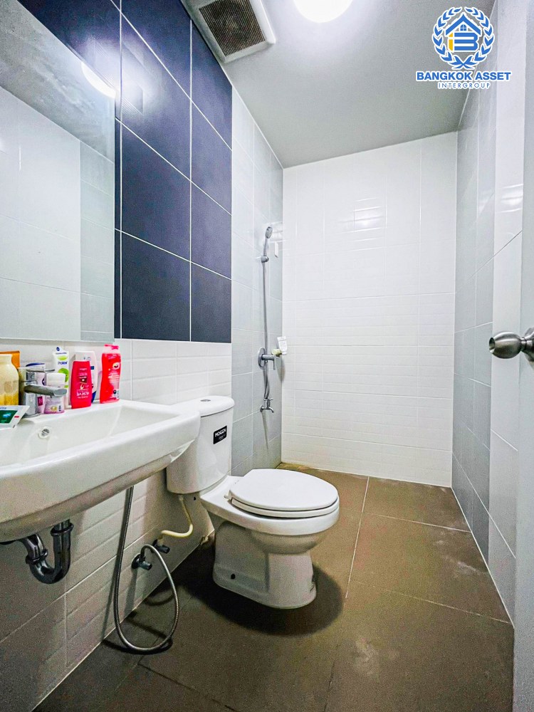 *****ทาวน์เฮ้าส์มือสอง โครงการ เอสเกต กรุงเทพฯ-ปทุมธานี เนื้อที่กว้าง 20.90 ตร.ว. ฟังก์ชัน 3 ห้องนอน 2 ห้องน้ำ 1 ที่จอดรถ สภาพภายในเหมือนใหม่ พร้อมเข้าอยู่ แถมฟรี! เครื่องปรับอากาศ โครงการตั้งบนทำเลดี เชื่อมต่อกรุงเทพฯ-ปทุมธานี ใกล้ทางด่วน "อุดรรัถยา"