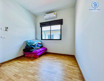 *****ทาวน์เฮ้าส์มือสอง โครงการ เอสเกต กรุงเทพฯ-ปทุมธานี เนื้อที่กว้าง 20.90 ตร.ว. ฟังก์ชัน 3 ห้องนอน 2 ห้องน้ำ 1 ที่จอดรถ สภาพภายในเหมือนใหม่ พร้อมเข้าอยู่ แถมฟรี! เครื่องปรับอากาศ โครงการตั้งบนทำเลดี เชื่อมต่อกรุงเทพฯ-ปทุมธานี ใกล้ทางด่วน "อุดรรัถยา"