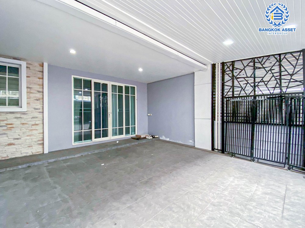 *****ทาวน์โฮม 3 ชั้น มือสอง โครงการ โกลเด้นทาวน์2 ปิ่นเกล้า-จรัญสนิทวงศ์ เนื้อที่ 22.60 ตร.ว. ฟังก์ชัน 5 ห้องนอน 4 ห้องน้ำ 2 ที่จอดรถ แถมฟรี! 6 เครื่องปรับอากาศ บ้านสภาพเยี่ยม พร้อมเข้าอยู่ โครงการตั้งบนทำเลเดินทางสะดวก ใกล้รถไฟฟ้าสายสีแดง "สถานีบางบำหรุ" และจุดขึ้นทางด่วน "ศรีรัช"