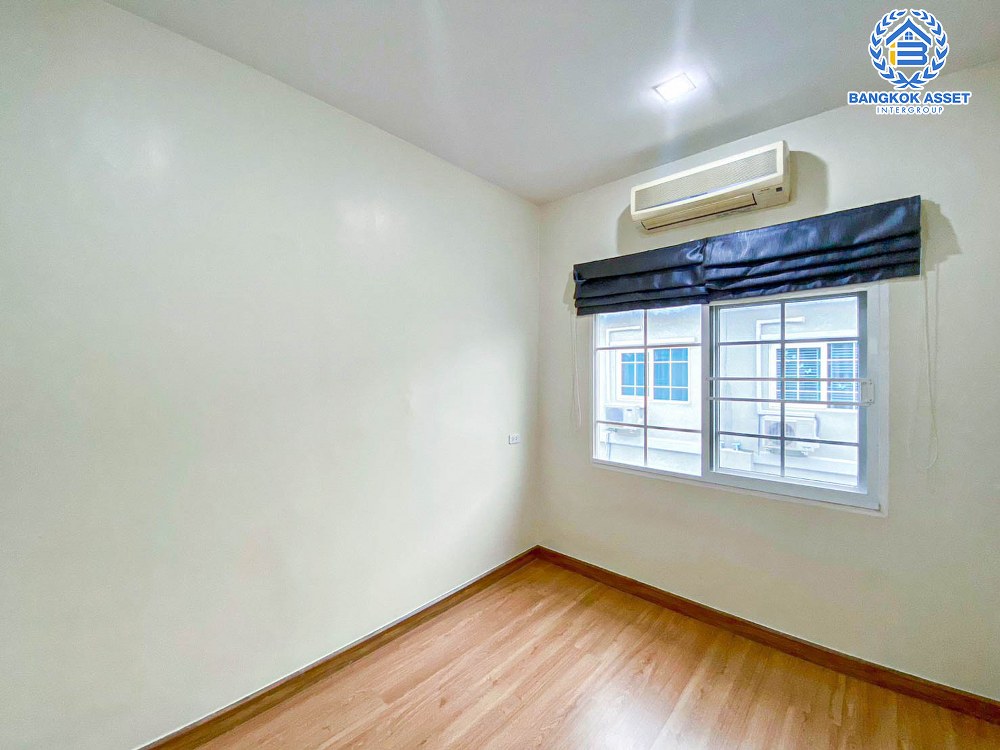 *****ทาวน์โฮม 3 ชั้น มือสอง โครงการ โกลเด้นทาวน์2 ปิ่นเกล้า-จรัญสนิทวงศ์ เนื้อที่ 22.60 ตร.ว. ฟังก์ชัน 5 ห้องนอน 4 ห้องน้ำ 2 ที่จอดรถ แถมฟรี! 6 เครื่องปรับอากาศ บ้านสภาพเยี่ยม พร้อมเข้าอยู่ โครงการตั้งบนทำเลเดินทางสะดวก ใกล้รถไฟฟ้าสายสีแดง "สถานีบางบำหรุ" และจุดขึ้นทางด่วน "ศรีรัช"