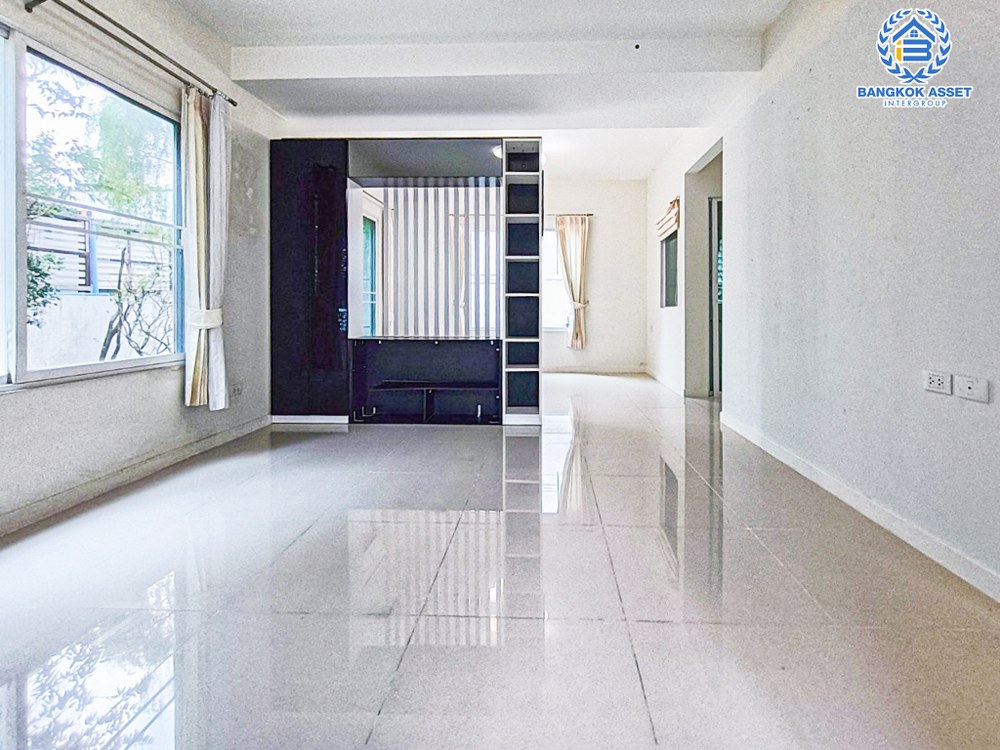 *****บ้านเดี่ยวมือสอง โครงการ อินนิซิโอ ปิ่นเกล้า-วงแหวนฯ เนื้อที่ 50 ตร.ว. ฟังก์ชัน 3 ห้องนอน 2 ห้องน้ำ 2 ที่จอดรถ ภายในสภาพดี พื้นที่ใช้สอยกว้าง พร้อมเข้าอยู่ บนทำเลเดินทางสะดวก เชื่อมต่อถนนกาญจนาภิเษก ใกล้รถไฟฟ้าสายสีม่วง "สถานีตลาดบางใหญ่" และจุดขึ้นทางด่วน "ศรีรัช"