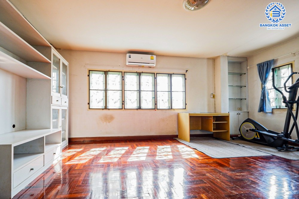 *****ทาวน์เฮ้าส์มือสอง โครงการ ศุภารมย์ แจ้งวัฒนะ-ปากเกร็ด หลังมุม เนื้อที่ 37.10 ตร.ว. ฟังก์ชัน 3 ห้องนอน 3 ห้องน้ำ 1 ที่จอดรถ ภายในตกสภาพดี กว้างขวางเทียบเท่าบ้านแฝด บนทำเลดี เชื่อมต่อถนนติวานนท์ ใกล้รถไฟฟ้าสายสีชมพู "สถานีแจ้งวัฒนะ-ปากเกร็ด28" และทางด่วน "แจ้งวัฒนะ"