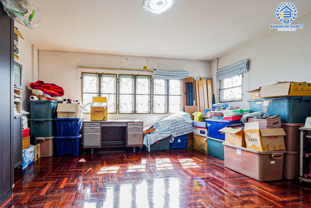 *****ทาวน์เฮ้าส์มือสอง โครงการ ศุภารมย์ แจ้งวัฒนะ-ปากเกร็ด หลังมุม เนื้อที่ 37.10 ตร.ว. ฟังก์ชัน 3 ห้องนอน 3 ห้องน้ำ 1 ที่จอดรถ ภายในตกสภาพดี กว้างขวางเทียบเท่าบ้านแฝด บนทำเลดี เชื่อมต่อถนนติวานนท์ ใกล้รถไฟฟ้าสายสีชมพู "สถานีแจ้งวัฒนะ-ปากเกร็ด28" และทางด่วน "แจ้งวัฒนะ"