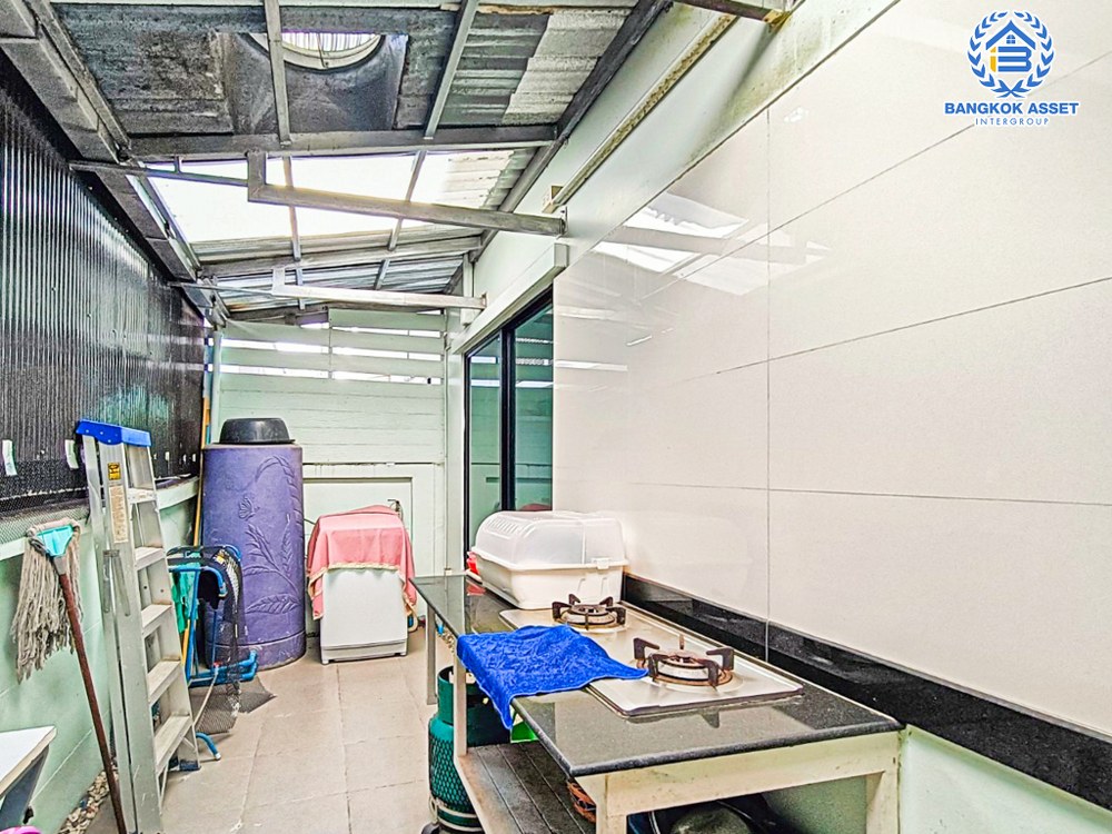 *****ทาวน์เฮ้าส์มือสอง โครงการ เดอะวิลล่า บางบัวทอง เนื้อที่ 18 ตร.ว.ฟังก์ชัน 3 ห้องนอน 2 ห้องน้ำ 1 ที่จอดรถ แถมฟรี! 3 เครื่องปรับอากาศ สภาพบ้านสวย ทำเลดีมาก ติดถนนกาญจนาภิเษก ใกล้รถไฟฟ้าสายสีม่วง "สถานีคลองบางไผ่" และทางด่วน "กาญจนาภิเษก" จองเลย!