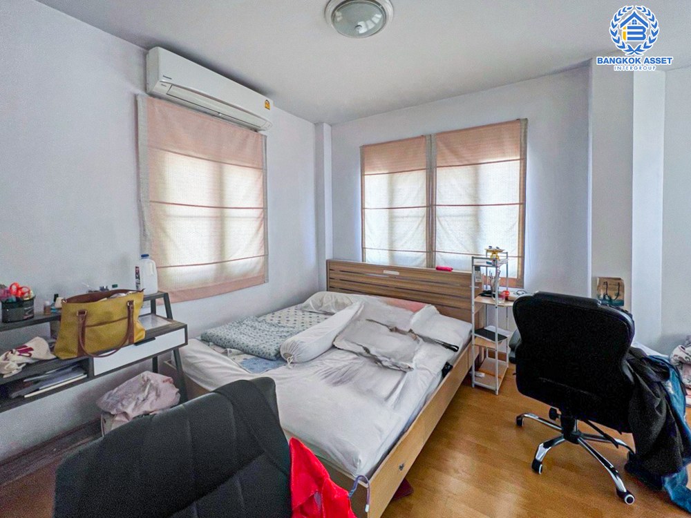 *****บ้านเดี่ยวมือสอง โครงการ สิริกานต์ บางใหญ่ เนื้อที่ 60 ตร.ว. ฟังก์ชัน 3 ห้องนอน 2 ห้องน้ำ 2 ที่จอดรถ บ้านสภาพดี พื้นที่รอบบ้านกว้างขวาง บนทำเลเดินทางสะดวก เชื่อมต่อถนนคลองถนน ใกล้รถไฟฟ้าสายสีม่วง "สถานีคลองบางไผ่" และจุดขึ้นทางด่วน "ศรีรัช"