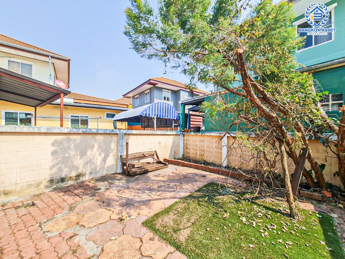 *****ทาวน์เฮ้าส์มือสองปทุมธานี หมู่บ้าน ซื่อตรง รังสิต-คลอง3 เนื้อที่กว้างขวางถึง 35.5 ตร.ว. ฟังก์ชัน 3 ห้องนอน 2 ห้องน้ำ 2 ที่จอดรถ บ้านสภาพดี แถมฟรี! 2 เครื่องปรับอากาศ บนทำเลจะเข้าเมืองก็สะดวก จะออกต่างจังหวัดก็ได้ เชื่อมต่อถนนรังสิต-นครนายก, ถนนพหลโยธิน ใกล้ฟิวเจอร์พาร์ค รังสิต