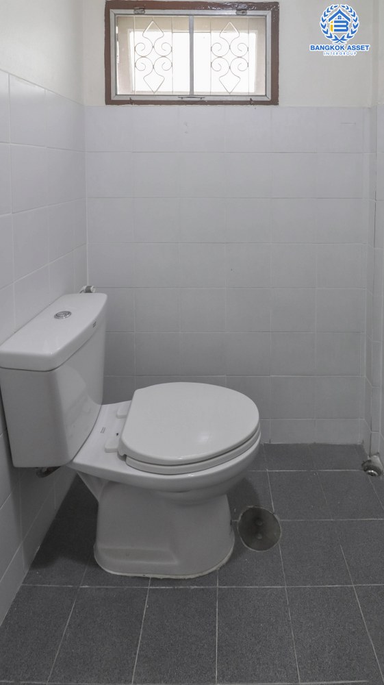 *****ทาวน์เฮ้าส์มือสองนนทบุรี หมู่บ้าน พิบูลย์การ์เด้นวิลล์  พิบูลย์สงคราม-พระราม5 เนื้อที่ 18 ตร.ว. ฟังก์ชัน 3 ห้องนอน 2 ห้องน้ำ 1 ที่จอดรถ บ้านสภาพดี บนทำเลติดถนนพิบูลย์การ์เด้นวิลล์ เชื่อมต่อหลายเส้นทาง เพียง 8 นาทีก็ถึงรถไฟฟ้าสถานี "แยกติวานนท์" ใกล้ทางด่วน "ศรีรัช"