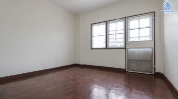 *****ทาวน์เฮ้าส์มือสองนนทบุรี หมู่บ้าน พิบูลย์การ์เด้นวิลล์  พิบูลย์สงคราม-พระราม5 เนื้อที่ 18 ตร.ว. ฟังก์ชัน 3 ห้องนอน 2 ห้องน้ำ 1 ที่จอดรถ บ้านสภาพดี บนทำเลติดถนนพิบูลย์การ์เด้นวิลล์ เชื่อมต่อหลายเส้นทาง เพียง 8 นาทีก็ถึงรถไฟฟ้าสถานี "แยกติวานนท์" ใกล้ทางด่วน "ศรีรัช"