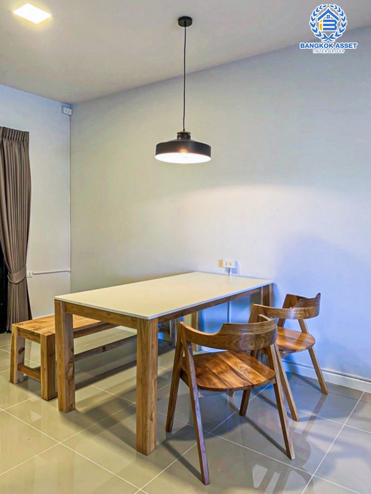 *****ทาวน์เฮ้าส์มือสอง โครงการ สิริเพลส จรัญ-ปิ่นเกล้า บนเนื้อที่ 20.70 ตร.ว. ฟังก์ชัน 4 ห้องนอน 3 ห้องน้ำ 2 ที่จอดรถ แถมฟรี! เครื่องปรับอากาศ และเครื่องทำน้ำอุ่น บ้านทำเลดี เชื่อมต่อถนนราชพฤกษ์ ใกล้รถไฟฟ้าสายสีน้ำเงิน "สถานีบางอ้อ" และทางด่วน "ศรีรัช"