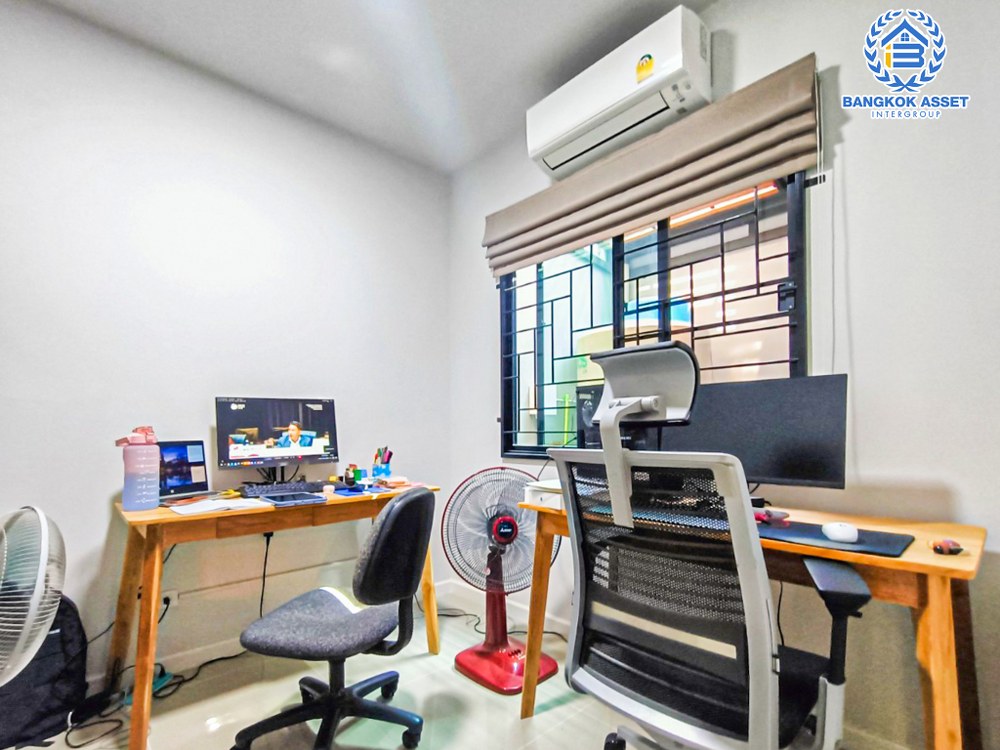 *****ทาวน์เฮ้าส์มือสอง โครงการ สิริเพลส จรัญ-ปิ่นเกล้า บนเนื้อที่ 20.70 ตร.ว. ฟังก์ชัน 4 ห้องนอน 3 ห้องน้ำ 2 ที่จอดรถ แถมฟรี! เครื่องปรับอากาศ และเครื่องทำน้ำอุ่น บ้านทำเลดี เชื่อมต่อถนนราชพฤกษ์ ใกล้รถไฟฟ้าสายสีน้ำเงิน "สถานีบางอ้อ" และทางด่วน "ศรีรัช"