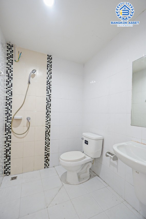 *****ทาวน์เฮ้าส์มือสองนนทบุรี โครงการ ไลโอ รัตนาธิเบศร์-เซ็นทรัลเวสต์เกต แบรนด์คุณภาพ ลลิล พร็อพเพอร์ตี้ เนื้อที่กว้าง 24.3 ตร.ว. ฟังก์ชัน 4 ห้องนอน 2 ห้องน้ำ 2 ที่จอดรถ บนทำเลเยี่ยม เพียง 8 นาทีก็ถึงรถไฟฟ้าสายสีม่วง "สถานีสามแยกบางใหญ่" และทางด่วน "ศรีรัช" จองเลย!