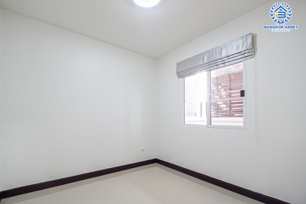 *****ทาวน์เฮ้าส์มือสองนนทบุรี โครงการ ไลโอ รัตนาธิเบศร์-เซ็นทรัลเวสต์เกต แบรนด์คุณภาพ ลลิล พร็อพเพอร์ตี้ เนื้อที่กว้าง 24.3 ตร.ว. ฟังก์ชัน 4 ห้องนอน 2 ห้องน้ำ 2 ที่จอดรถ บนทำเลเยี่ยม เพียง 8 นาทีก็ถึงรถไฟฟ้าสายสีม่วง "สถานีสามแยกบางใหญ่" และทางด่วน "ศรีรัช" จองเลย!