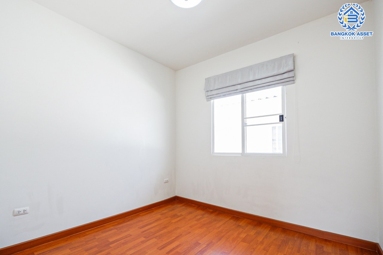 *****ทาวน์เฮ้าส์มือสองนนทบุรี โครงการ ไลโอ รัตนาธิเบศร์-เซ็นทรัลเวสต์เกต แบรนด์คุณภาพ ลลิล พร็อพเพอร์ตี้ เนื้อที่กว้าง 24.3 ตร.ว. ฟังก์ชัน 4 ห้องนอน 2 ห้องน้ำ 2 ที่จอดรถ บนทำเลเยี่ยม เพียง 8 นาทีก็ถึงรถไฟฟ้าสายสีม่วง "สถานีสามแยกบางใหญ่" และทางด่วน "ศรีรัช" จองเลย!