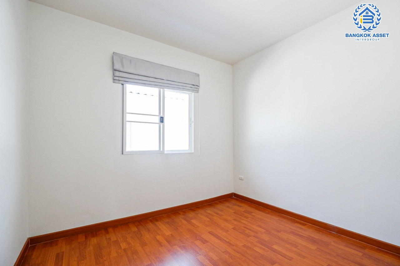 *****ทาวน์เฮ้าส์มือสองนนทบุรี โครงการ ไลโอ รัตนาธิเบศร์-เซ็นทรัลเวสต์เกต แบรนด์คุณภาพ ลลิล พร็อพเพอร์ตี้ เนื้อที่กว้าง 24.3 ตร.ว. ฟังก์ชัน 4 ห้องนอน 2 ห้องน้ำ 2 ที่จอดรถ บนทำเลเยี่ยม เพียง 8 นาทีก็ถึงรถไฟฟ้าสายสีม่วง "สถานีสามแยกบางใหญ่" และทางด่วน "ศรีรัช" จองเลย!