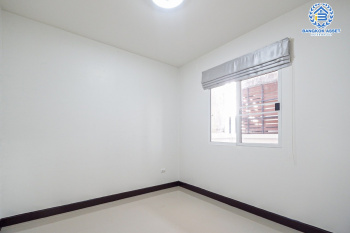 *****ทาวน์เฮ้าส์มือสองนนทบุรี โครงการ ไลโอ รัตนาธิเบศร์-เซ็นทรัลเวสต์เกต แบรนด์คุณภาพ ลลิล พร็อพเพอร์ตี้ เนื้อที่กว้าง 24.3 ตร.ว. ฟังก์ชัน 4 ห้องนอน 2 ห้องน้ำ 2 ที่จอดรถ บนทำเลเยี่ยม เพียง 8 นาทีก็ถึงรถไฟฟ้าสายสีม่วง "สถานีสามแยกบางใหญ่" และทางด่วน "ศรีรัช" จองเลย!