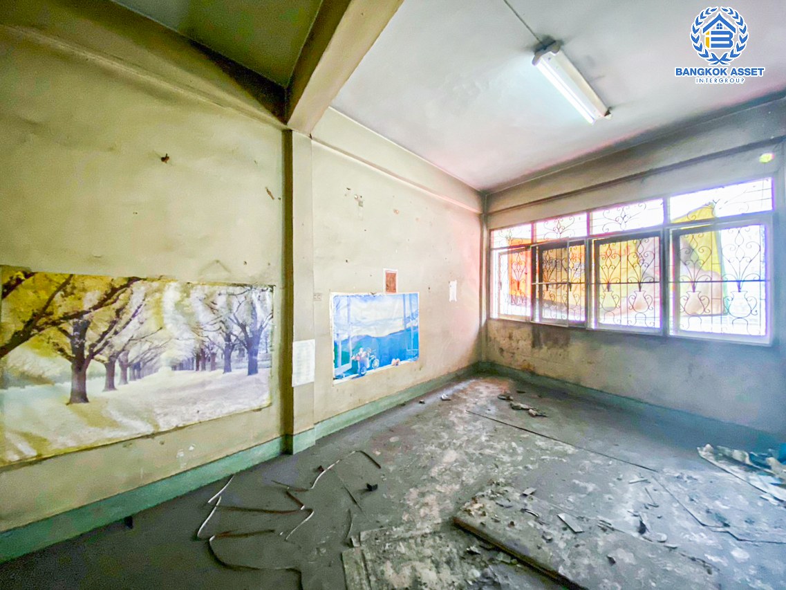 *****อาคารพาณิชย์ 4 ชั้นมือสอง ตลาดบางปะกอก สุขสวัสดิ์ หลังมุม เนื้อที่ 17 ตร.ว.พื้นที่ใช้สอย 182.40 ตร.ม. ฟังก์ชัน 4 ห้องนอน 4 ห้องน้ำ ลงทุนทำกิจการได้ ติดถนนใหญ่ บนทำเลเชื่อมต่อทั้งถนนสุขสวัสดิ์ และ ถนนราษฎร์บูรณะ ใกล้โลตัล บางปะกง,แม็คโคร ฟู้ดเซอร์วิส สุขสวัสดิ์,บิ๊กซี ซูเปอร์เซ็นเตอร์ บางปะกอก