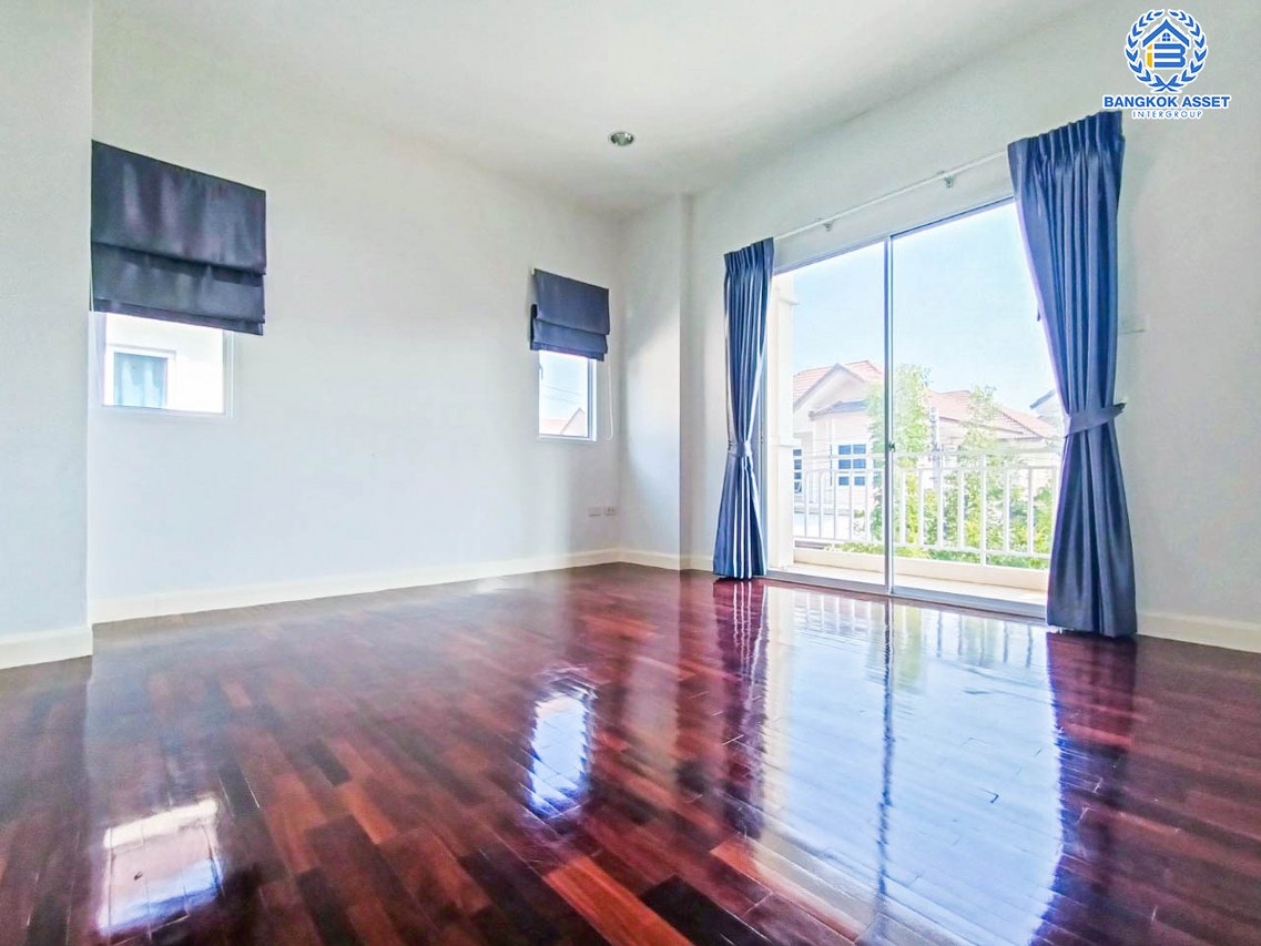 บ้านเดี่ยวมือสองนนทบุรี โครงการ นนทรีฟลอร่า กาญจนาภิเษก เนื้อที่กว้างขวางถึง 50.6 ตร.ว. ฟังก์ชัน 3 ห้องนอน 3 ห้องน้ำ 2 ที่จอดรถ แถมฟรี! 4 เครื่องปรับอากาศ บนทำเลเดินทางสะดวก เชื่อมต่อถนนกาญจนาภิเษก, ถนนบรมราชชนนี ใกล้เซ็นทรัลปิ่นเกล้า และทางด่วน "ศรีรัช"