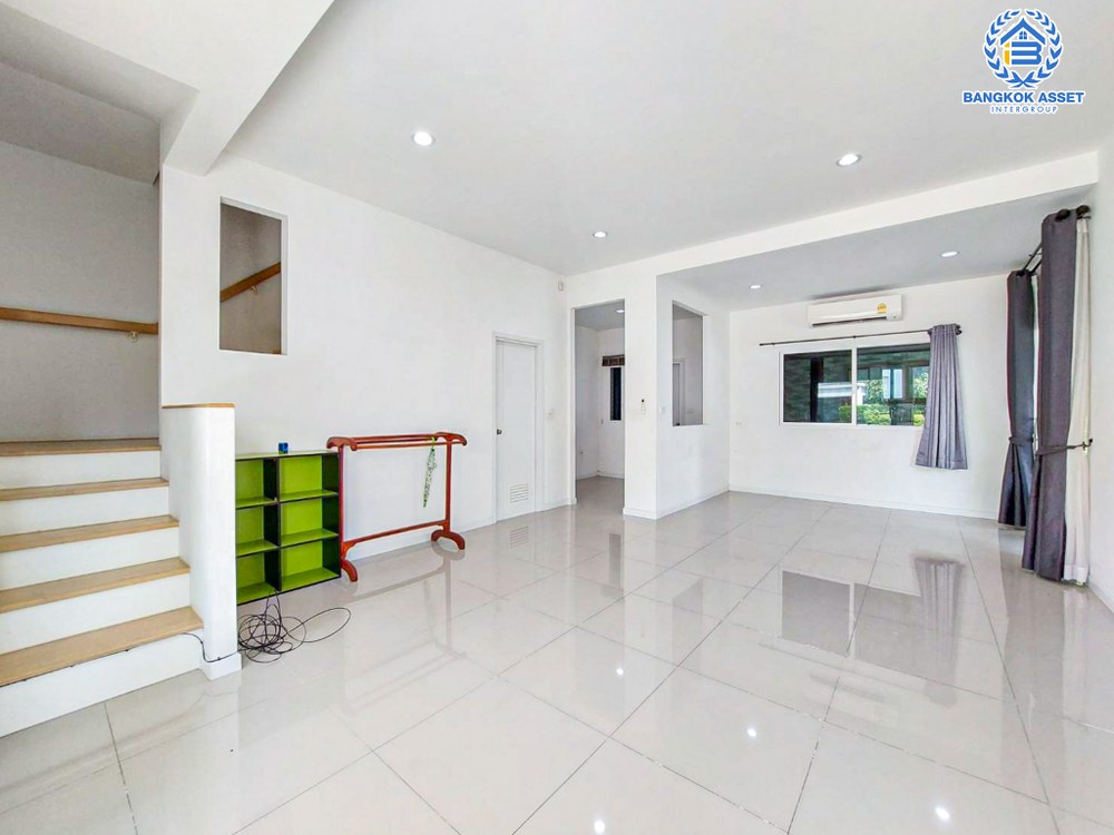 *****ทาวน์เฮ้าส์มือสอง โครงการ เดอะแพลนท์ คลองบางไผ่ สเตชั่น เนื้อที่ 35 ตร.ว. ฟังก์ชัน 3 ห้องนอน 3 ห้องน้ำ 2 ที่จอดรถ บ้านสวยเหมือนใหม่ บนทำเลดี เชื่อมต่อถนนคลองถนน ถนนกาญจนาภิเษก ถนนแก้วอินทร์ ใกล้รถไฟฟ้าสายสีม่วง "สถานีคลองบางไผ่" และจุดขึ้นทางด่วน "ศรีรัช"