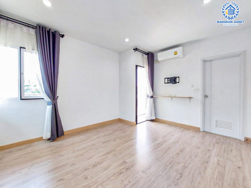 *****ทาวน์เฮ้าส์มือสอง โครงการ เดอะแพลนท์ คลองบางไผ่ สเตชั่น เนื้อที่ 35 ตร.ว. ฟังก์ชัน 3 ห้องนอน 3 ห้องน้ำ 2 ที่จอดรถ บ้านสวยเหมือนใหม่ บนทำเลดี เชื่อมต่อถนนคลองถนน ถนนกาญจนาภิเษก ถนนแก้วอินทร์ ใกล้รถไฟฟ้าสายสีม่วง "สถานีคลองบางไผ่" และจุดขึ้นทางด่วน "ศรีรัช"