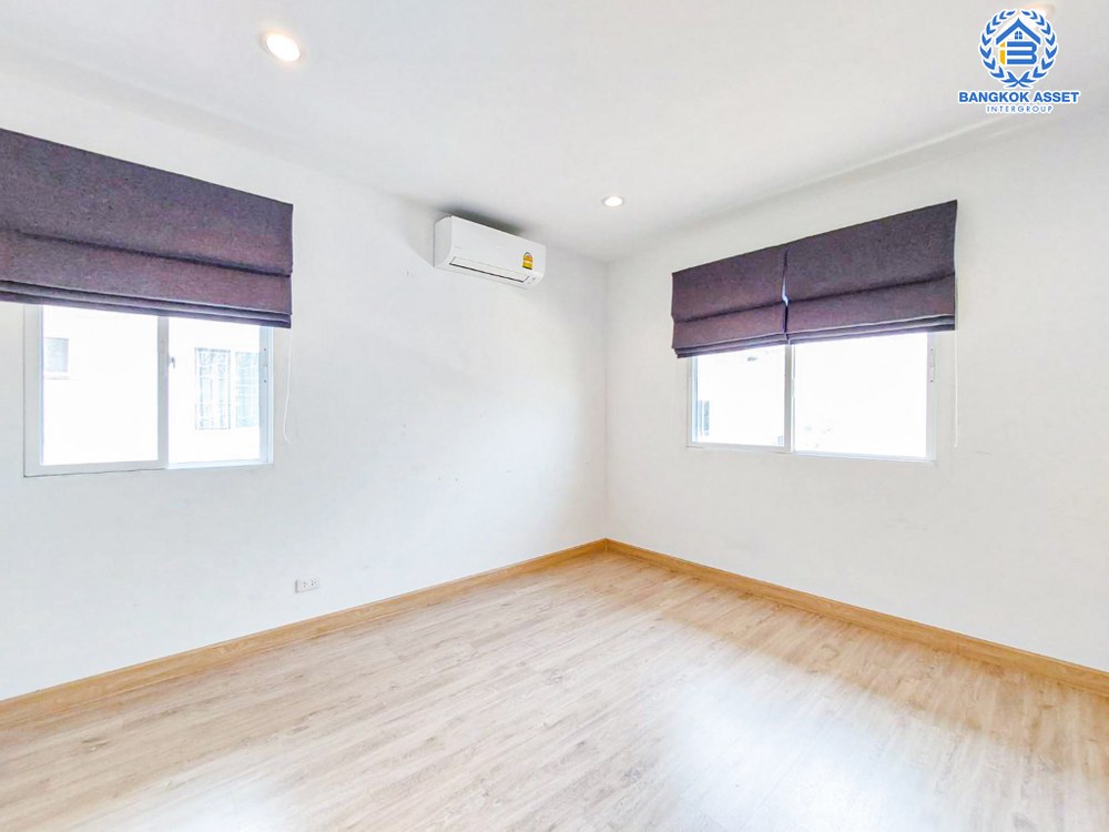 *****ทาวน์เฮ้าส์มือสอง โครงการ เดอะแพลนท์ คลองบางไผ่ สเตชั่น เนื้อที่ 35 ตร.ว. ฟังก์ชัน 3 ห้องนอน 3 ห้องน้ำ 2 ที่จอดรถ บ้านสวยเหมือนใหม่ บนทำเลดี เชื่อมต่อถนนคลองถนน ถนนกาญจนาภิเษก ถนนแก้วอินทร์ ใกล้รถไฟฟ้าสายสีม่วง "สถานีคลองบางไผ่" และจุดขึ้นทางด่วน "ศรีรัช"