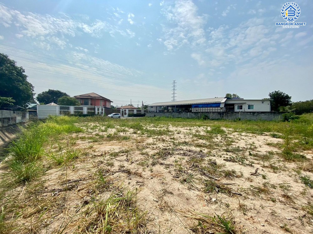 *****ที่ดินเปล่าซอยขากพุทรา5 เนื้อที่กว้างกว่า 300 ตร.ว. บนทำเลดี หน้ากว้างถึง 26 เมตร เหมาะสร้างเป็นที่อยู่อาศัย หรือจะลงทุนก็ถือว่าคุ้มค่า บนทำเลที่เชื่อมต่อทุกการเดินทาง ใกล้เซ็นทรัล ชลบุรี และมหาวิทยาลัยบูรพา