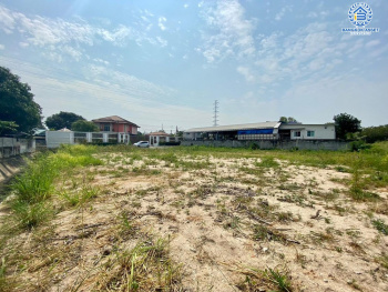 *****ที่ดินเปล่าซอยขากพุทรา5 เนื้อที่กว้างกว่า 300 ตร.ว. บนทำเลดี หน้ากว้างถึง 26 เมตร เหมาะสร้างเป็นที่อยู่อาศัย หรือจะลงทุนก็ถือว่าคุ้มค่า บนทำเลที่เชื่อมต่อทุกการเดินทาง ใกล้เซ็นทรัล ชลบุรี และมหาวิทยาลัยบูรพา