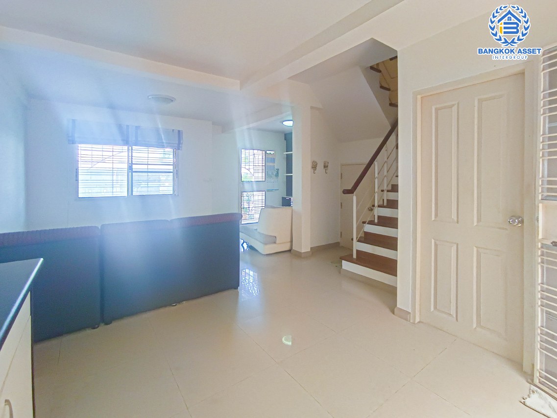 *****ทาวน์โฮมมือสองกรุงเทพมหานคร โครงการ ศุภาลัย พาร์ควิลล์2 พหลโยธิน 48 เนื้อที่ 19.2 ตร.ว. ฟังก์ชัน 3 ห้องนอน 2 ห้องน้ำ 1 ที่จอดรถ แถมฟรี! 3 เครื่องปรับอากาศ บนทำเลเดินทางสะดวก เชื่อมต่อ ถนนสายไหม, ถนนลำลูกกา, ถนนพหลโยธิน ใกล้รถไฟฟ้าสายสีเขียว "สถานีสายหยุด" และทางด่วน "ฉลองรัช"