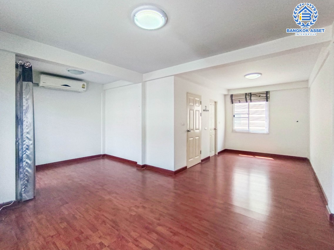 *****ทาวน์โฮมมือสองกรุงเทพมหานคร โครงการ ศุภาลัย พาร์ควิลล์2 พหลโยธิน 48 เนื้อที่ 19.2 ตร.ว. ฟังก์ชัน 3 ห้องนอน 2 ห้องน้ำ 1 ที่จอดรถ แถมฟรี! 3 เครื่องปรับอากาศ บนทำเลเดินทางสะดวก เชื่อมต่อ ถนนสายไหม, ถนนลำลูกกา, ถนนพหลโยธิน ใกล้รถไฟฟ้าสายสีเขียว "สถานีสายหยุด" และทางด่วน "ฉลองรัช"