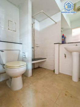 *****ทาวน์เฮ้าส์มือสอง โครงการ เดอะวิลล่า ท่าอิฐ เนื้อที่กว้าง 19.30 ตร.ว. ฟังก์ชัน 3 ห้องนอน 2 ห้องน้ำ 1 ที่จอดรถ ภายในสภาพดี ใกล้ตัวเมือง บนทำเลเดินทางสะดวก เชื่อมต่อถนนรัตนาธิเบศร์ ใกล้รถไฟฟ้าสายสีม่วง "สถานีบางรักน้อยท่าอิฐ" และจุดขึ้นทางด่วน "ศรีรัช"...