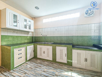 *****ทาวน์เฮ้าส์มือสอง โครงการ เดอะวิลล่า ท่าอิฐ เนื้อที่กว้าง 19.30 ตร.ว. ฟังก์ชัน 3 ห้องนอน 2 ห้องน้ำ 1 ที่จอดรถ ภายในสภาพดี ใกล้ตัวเมือง บนทำเลเดินทางสะดวก เชื่อมต่อถนนรัตนาธิเบศร์ ใกล้รถไฟฟ้าสายสีม่วง "สถานีบางรักน้อยท่าอิฐ" และจุดขึ้นทางด่วน "ศรีรัช"...