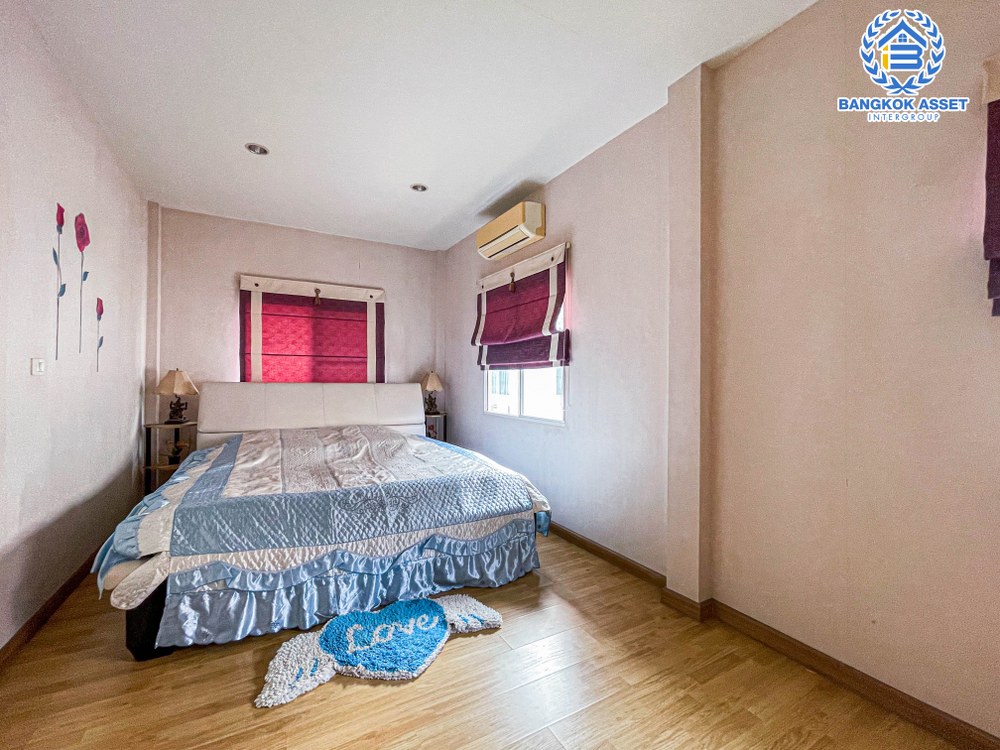 *****บ้านแฝดมือสอง โครงการ เพอร์เฟคพาร์ค วัดพระนอน เนื้อที่ 35.70 ตร.ว. แบรนด์ Property Perfect ฟังก์ชัน 2 ห้องนอน 2 ห้องน้ำ 1 ที่จอดรถ สภาพสวยพร้อมอยู่ ข้างบ้านมีบริเวณใช้สอย ทำเลเดินทางสะดวก ใกล้ Central Westgate เชื่อมต่อรถไฟฟ้าสายสีม่วง " สถานีตลาดบางใหญ่ " และทางด่วน "ศรีรัช"...