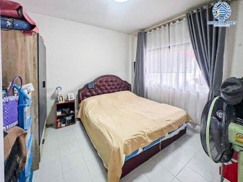 *****ทาวน์เฮ้าส์มือสองปทุมธานี หมู่บ้าน เลอวิลล์พลัส รังสิต-นครนายก เนื้อที่กว้างถึง 23.7 ตร.ว. ฟังก์ชัน 2 ห้องนอน 1 ห้องน้ำ 2 ที่จอดรถ แถมฟรี! 2 เครื่องปรับอากาศ 1 เครื่องทำน้ำอุ่น บนทำเลเข้า-ออกเมืองได้ง่าย เชื่อมต่อถนนธัญบุรี, ถนนรังสิต-นครนายก ในราคาสุดคุ้ม ห้ามพลาด!