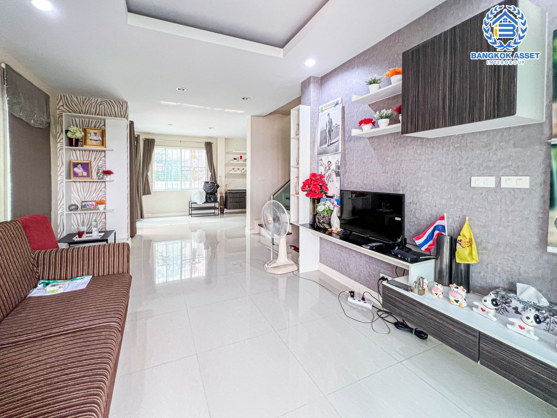 *****บ้านแฝดมือสองนนทบุรี โครงการ ชวนชมพาร์ค3 บางกรวย-ไทรน้อย เนื้อที่กว้างมากเกือบ 41 ตร.ว. ฟังก์ชัน 3 ห้องนอน 2 ห้องน้ำ 2 ที่จอดรถ บ้านสวย บนทำเลแห่งการเดินทาง เชื่อมต่อถนนบางกรวย-กรุงเทพ, ถนนกาญจนาภิเษก ใกล้โรงพยาบาลไทรน้อย ในราคาถูก!