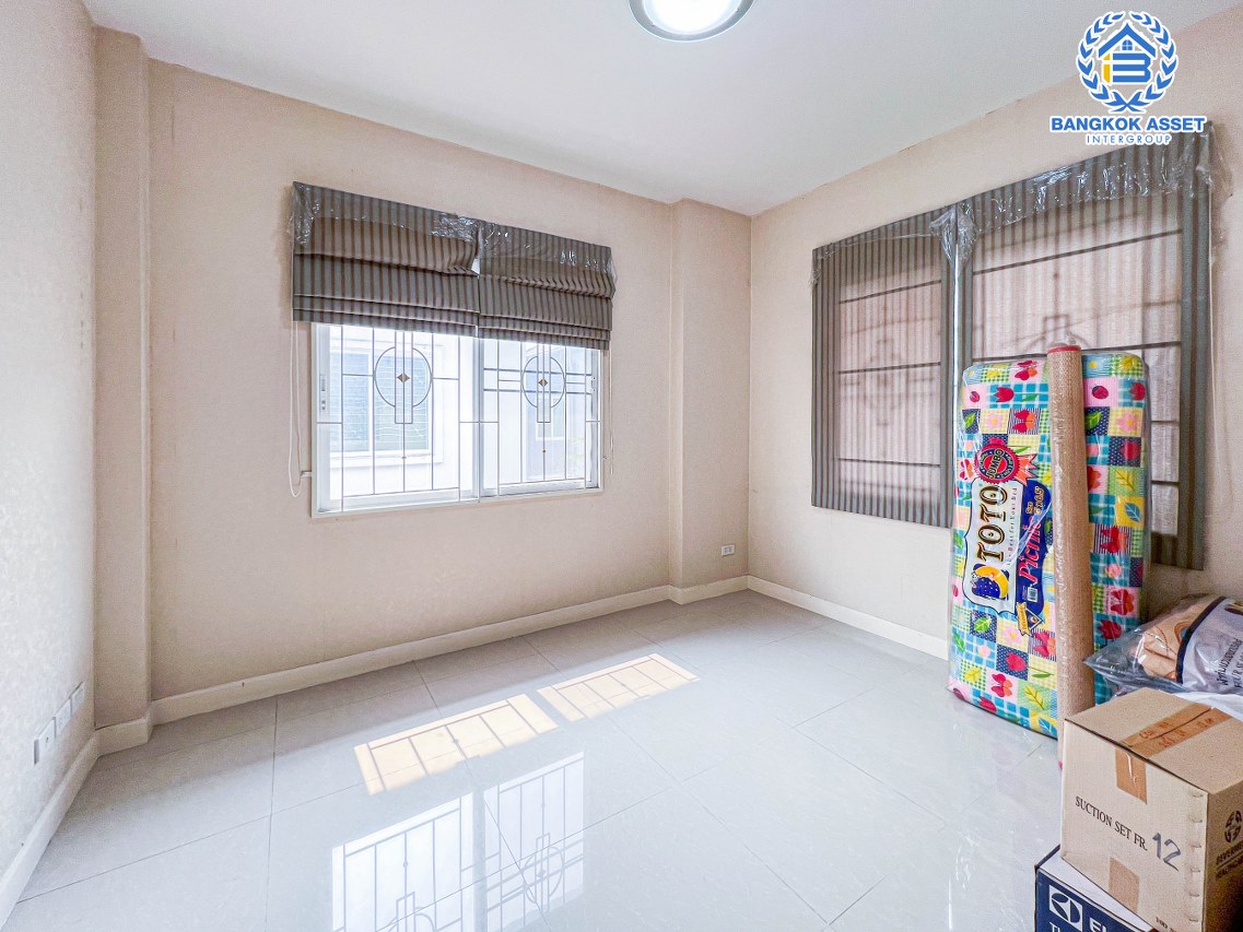 *****บ้านแฝดมือสองนนทบุรี โครงการ ชวนชมพาร์ค3 บางกรวย-ไทรน้อย เนื้อที่กว้างมากเกือบ 41 ตร.ว. ฟังก์ชัน 3 ห้องนอน 2 ห้องน้ำ 2 ที่จอดรถ บ้านสวย บนทำเลแห่งการเดินทาง เชื่อมต่อถนนบางกรวย-กรุงเทพ, ถนนกาญจนาภิเษก ใกล้โรงพยาบาลไทรน้อย ในราคาถูก!