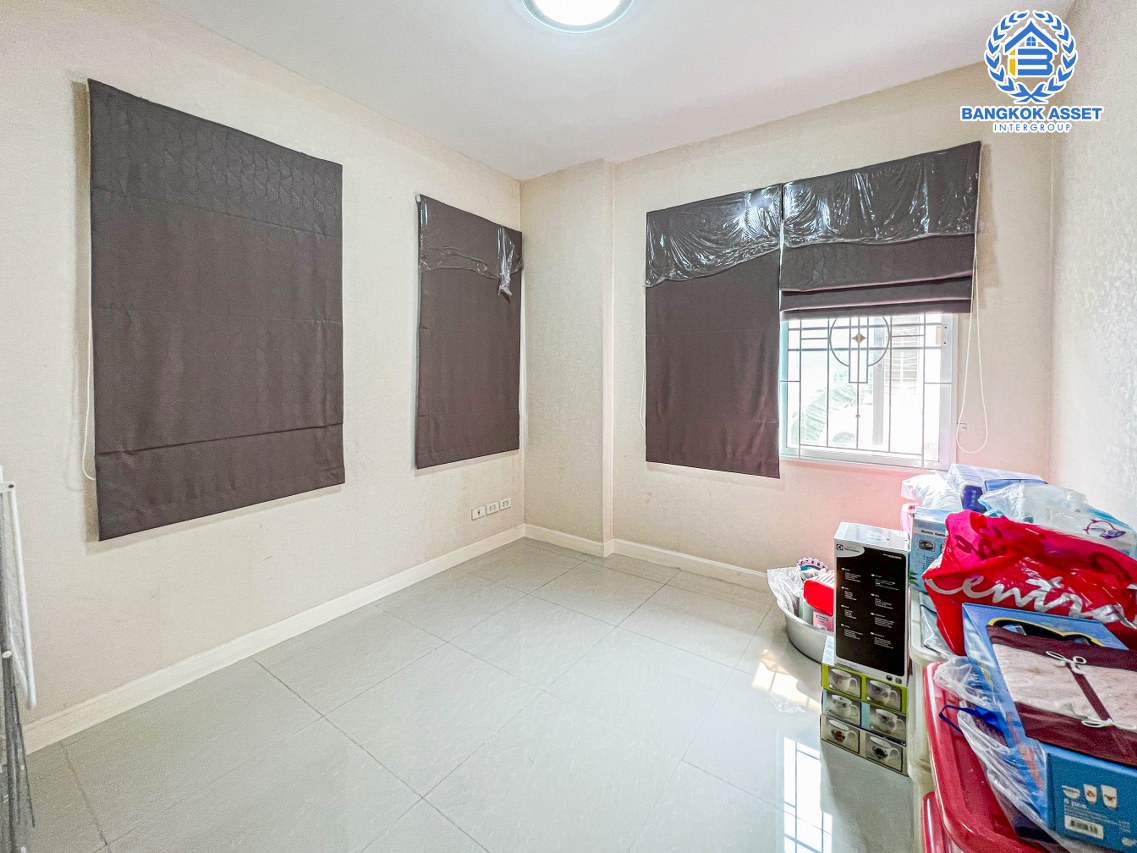 *****บ้านแฝดมือสองนนทบุรี โครงการ ชวนชมพาร์ค3 บางกรวย-ไทรน้อย เนื้อที่กว้างมากเกือบ 41 ตร.ว. ฟังก์ชัน 3 ห้องนอน 2 ห้องน้ำ 2 ที่จอดรถ บ้านสวย บนทำเลแห่งการเดินทาง เชื่อมต่อถนนบางกรวย-กรุงเทพ, ถนนกาญจนาภิเษก ใกล้โรงพยาบาลไทรน้อย ในราคาถูก!