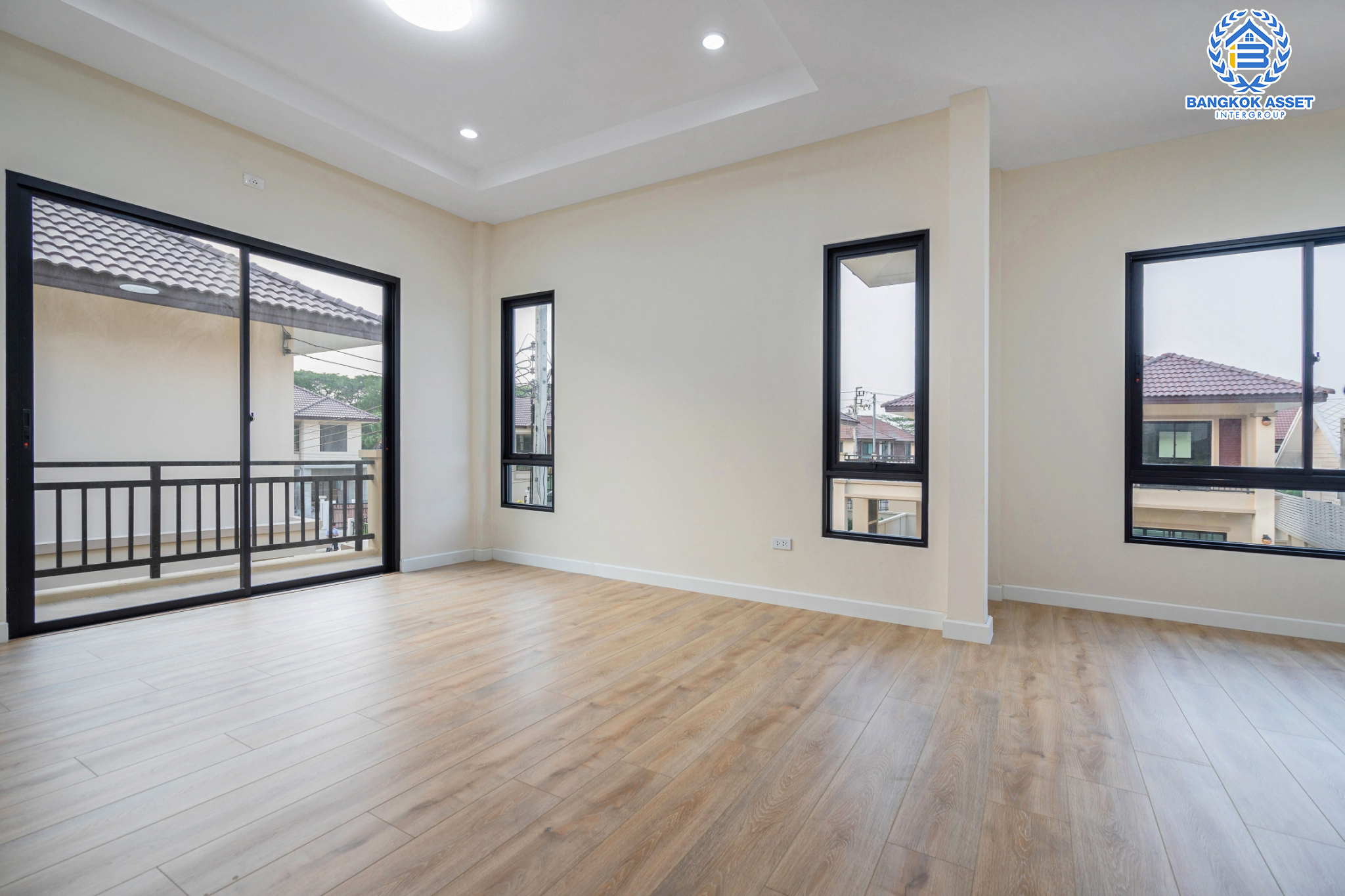 *****บ้านแฝดมือหนึ่ง โครงการ ภานุวัชร2 รัตนาธิเบศร์-ท่าอิฐ หลังมุม เนื้อที่ 41.40 ตร.ว. ฟังก์ชัน 3 ห้องนอน 3 ห้องน้ำ 2 ที่จอดรถ สภาพใหม่ สไตล์โมเดิร์น บนทำเลเดินทางสะดวก เชื่อมต่อถนนรัตนาธิเบศร์ ใกล้รถไฟฟ้าสายสีม่วง "สถานีไทรม้า" และจุดขึ้นทางด่วน "ศรีรัช"