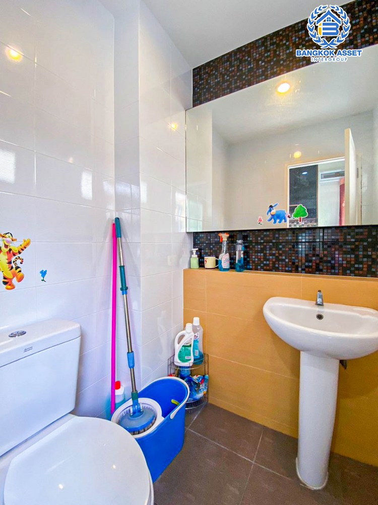 *****ทาวน์โฮม 3 ชั้นมือสอง โครงการ นลิน อเวนิว2 รามคำแหง9 หลังมุม เนื้อที่ 28 ตร.ว. ฟังก์ชัน 3 ห้องนอน 3 ห้องน้ำ 1 ที่จอดรถ สภาพดีเยี่ยม พร้อมเข้าอยู่ ทำเลในเมืองเดินทางสะดวก เชื่อมต่อถนนรามคำแหง ใกล้รถไฟฟ้าสายสีส้ม "สถานีน้อมเกล้า" จองเลย!