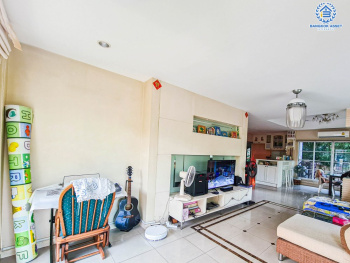 *****บ้านเดี่ยวมือสอง โครงการ นันทวัน พระราม5 เนื้อที่กว้าง 72 ตร.ว. ฟังก์ชัน 3 ห้องนอน 3 ห้องน้ำ 2 ที่จอดรถ บ้านหลังใหญ่ สภาพภายในดีมาก บนทำเลติด ถนนนครอินทร์ เดินทางสะดวก ใกล้รถไฟฟ้าสายสีม่วง "สถานีบางรักใหญ่" จองเลย