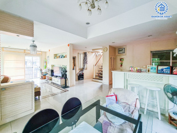 *****บ้านเดี่ยวมือสอง โครงการ นันทวัน พระราม5 เนื้อที่กว้าง 72 ตร.ว. ฟังก์ชัน 3 ห้องนอน 3 ห้องน้ำ 2 ที่จอดรถ บ้านหลังใหญ่ สภาพภายในดีมาก บนทำเลติด ถนนนครอินทร์ เดินทางสะดวก ใกล้รถไฟฟ้าสายสีม่วง "สถานีบางรักใหญ่" จองเลย