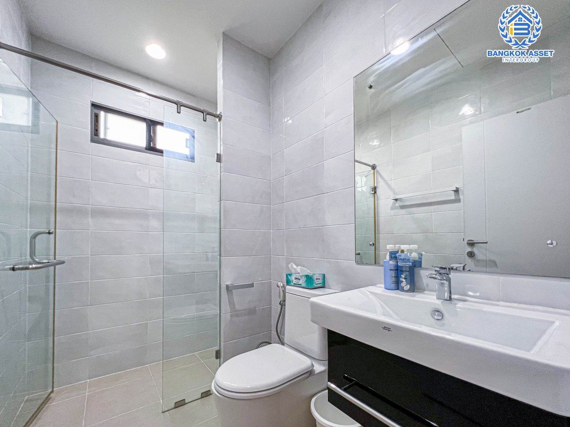 บ้านเดี่ยวมือสองนนทบุรี โครงการ เพอร์เฟคเพลส3 รัตนาธิเบศร์ เนื้อที่กว้าง 52 ตร.ว. ฟังก์ชัน 3 ห้องนอน 3 ห้องน้ำ 2 ที่จอดรถ บ้านสวย บนทำเลดี เชื่อมต่อทุกการเดินทาง ใกล้รถไฟฟ้าสายสีม่วง "สถานีไทรม้า", ทางด่วน "งามวงศ์วาน" และเซ็นทรัลรัตนาธิเบศร์ ในราคาถูก!