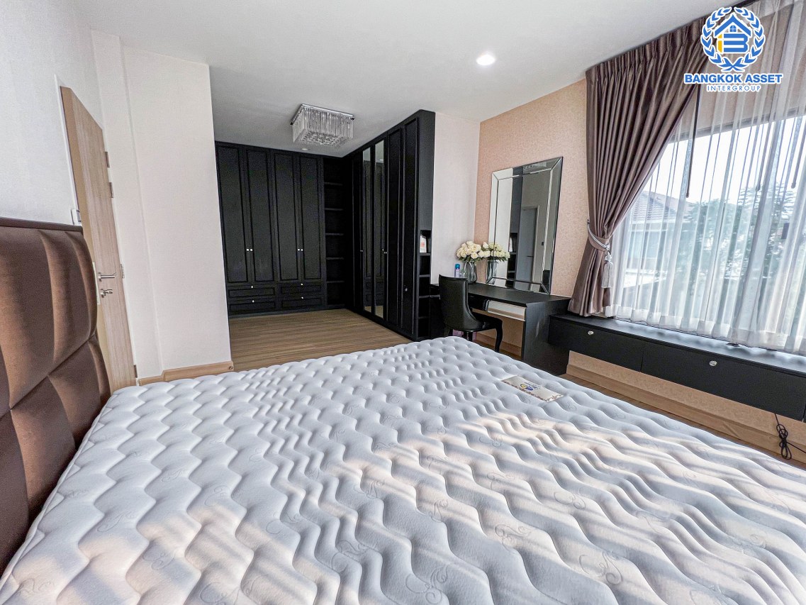 บ้านเดี่ยวมือสองนนทบุรี โครงการ เพอร์เฟคเพลส3 รัตนาธิเบศร์ เนื้อที่กว้าง 52 ตร.ว. ฟังก์ชัน 3 ห้องนอน 3 ห้องน้ำ 2 ที่จอดรถ บ้านสวย บนทำเลดี เชื่อมต่อทุกการเดินทาง ใกล้รถไฟฟ้าสายสีม่วง "สถานีไทรม้า", ทางด่วน "งามวงศ์วาน" และเซ็นทรัลรัตนาธิเบศร์ ในราคาถูก!