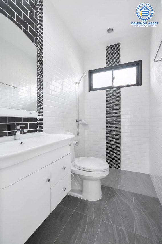 *****บ้านแฝดมือหนึ่งนนทบุรี โครงการ ภานุวัชร2 รัตนาธิเบศร์-ท่าอิฐ เนื้อที่ 47.6 ตร.ว. ฟังก์ชัน 3 ห้องนอน 3 ห้องน้ำ 2 ที่จอดรถ บ้านพร้อมอยู่ บนทำเลเข้า-ออกได้หลายเส้นทาง เชื่อมต่อถนนราชพฤกษ์ ใกล้รถไฟฟ้าสายสีม่วง "สถานีบางรักน้อยท่าอิฐ" เพียง 12 นาทีเท่านั้น!