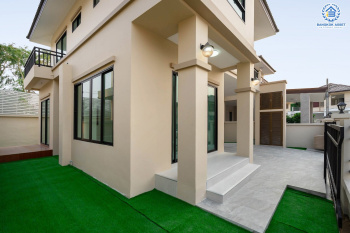 *****บ้านแฝดมือหนึ่งนนทบุรี โครงการ ภานุวัชร2 รัตนาธิเบศร์-ท่าอิฐ เนื้อที่ 47.6 ตร.ว. ฟังก์ชัน 3 ห้องนอน 3 ห้องน้ำ 2 ที่จอดรถ บ้านพร้อมอยู่ บนทำเลเข้า-ออกได้หลายเส้นทาง เชื่อมต่อถนนราชพฤกษ์ ใกล้รถไฟฟ้าสายสีม่วง "สถานีบางรักน้อยท่าอิฐ" เพียง 12 นาทีเท่านั้น!