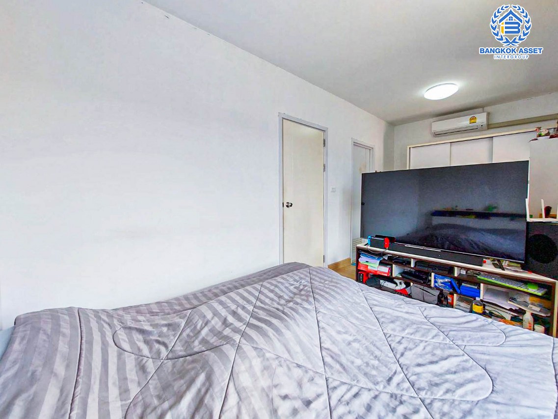 *****ทาวน์เฮ้าส์มือสองนนทบุรี โครงการ พฤกษาไลท์ ล็อกซ์ รัตนาธิเบศร์ เนื้อที่ 19.5 ตร.ว. ฟังก์ชัน 3 ห้องนอน 2 ห้องน้ำ 1 ที่จอดรถ แถมฟรี! 1 เครื่องปรับอากาศ 1 เครื่องทำน้ำอุ่น และเฟอร์นิเจอร์ บนทำเลแห่งการเดินทาง ใกล้รถไฟฟ้าสายสีม่วง "สถานีตลาดบางใหญ่" และทางด่วน "ศรีรัช" จองเลย!