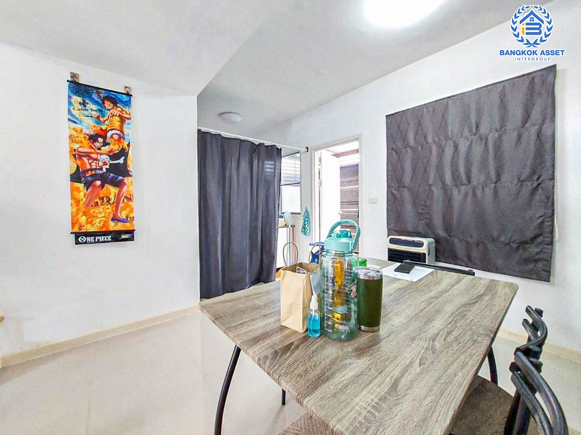 *****ทาวน์เฮ้าส์มือสองนนทบุรี โครงการ พฤกษาไลท์ ล็อกซ์ รัตนาธิเบศร์ เนื้อที่ 19.5 ตร.ว. ฟังก์ชัน 3 ห้องนอน 2 ห้องน้ำ 1 ที่จอดรถ แถมฟรี! 1 เครื่องปรับอากาศ 1 เครื่องทำน้ำอุ่น และเฟอร์นิเจอร์ บนทำเลแห่งการเดินทาง ใกล้รถไฟฟ้าสายสีม่วง "สถานีตลาดบางใหญ่" และทางด่วน "ศรีรัช" จองเลย!