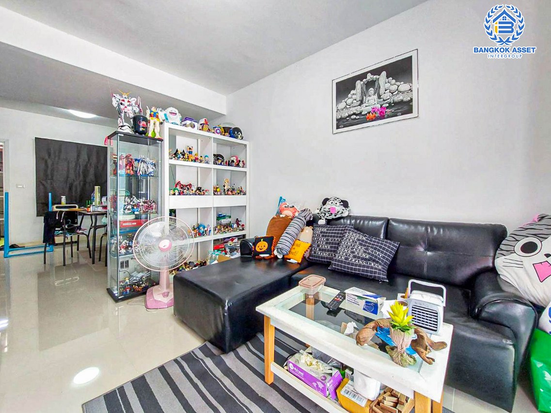 *****ทาวน์เฮ้าส์มือสองนนทบุรี โครงการ พฤกษาไลท์ ล็อกซ์ รัตนาธิเบศร์ เนื้อที่ 19.5 ตร.ว. ฟังก์ชัน 3 ห้องนอน 2 ห้องน้ำ 1 ที่จอดรถ แถมฟรี! 1 เครื่องปรับอากาศ 1 เครื่องทำน้ำอุ่น และเฟอร์นิเจอร์ บนทำเลแห่งการเดินทาง ใกล้รถไฟฟ้าสายสีม่วง "สถานีตลาดบางใหญ่" และทางด่วน "ศรีรัช" จองเลย!