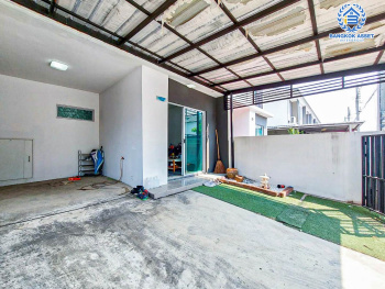 *****ทาวน์เฮ้าส์มือสองนนทบุรี โครงการ พฤกษาไลท์ ล็อกซ์ รัตนาธิเบศร์ เนื้อที่ 19.5 ตร.ว. ฟังก์ชัน 3 ห้องนอน 2 ห้องน้ำ 1 ที่จอดรถ แถมฟรี! 1 เครื่องปรับอากาศ 1 เครื่องทำน้ำอุ่น และเฟอร์นิเจอร์ บนทำเลแห่งการเดินทาง ใกล้รถไฟฟ้าสายสีม่วง "สถานีตลาดบางใหญ่" และทางด่วน "ศรีรัช" จองเลย!